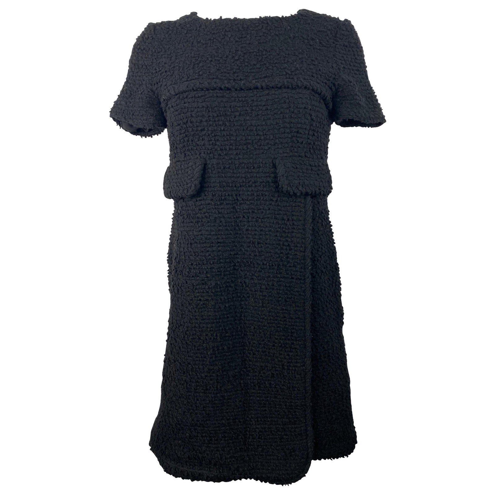 Chanel Size 38 Black Wool Tweed Mini Dress Short Sleeve: Chanel Size 38 Black Wool Tweed Mini Dress Short Sleeve Chanel black wool tweed mini dress in size 38 (EU), made in France in the 21st century. It features a crew neck, short sleeves, dual front imita