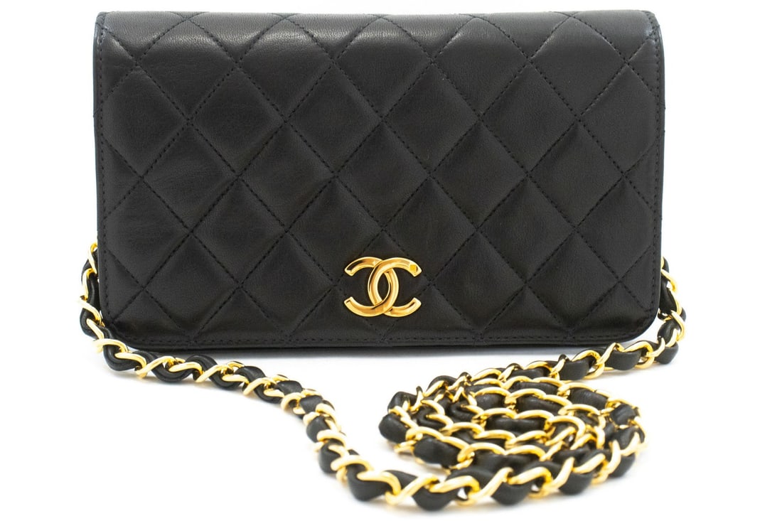 Chanel Vintage Full Flap Black Leather Handbag (1 of 18)