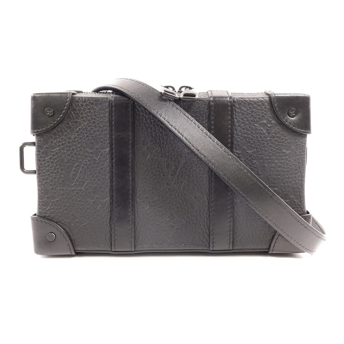 Louis Vuitton M80224 LV Soft Trunk Wallet black shoulder bag: Louis Vuitton M80224 LV Soft Trunk Wallet black shoulder bag Louis Vuitton LV Soft Trunk Wallet shoulder bag in black Monogram Taurillon Clemence leather with calfskin trim. This unisex design feature