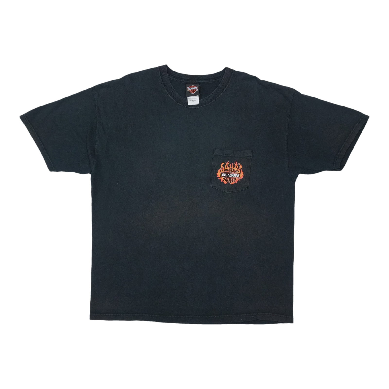 Harley Davidson Maui Black Pocket T Shirt XL 2002: Harley Davidson Maui Black Pocket T Shirt XL 2002 Original vintage 2002 Harley Davidson Maui pocket shirt in black. This is a true vintage piece, not a modern reproduction. Made from 100% cotton, it i