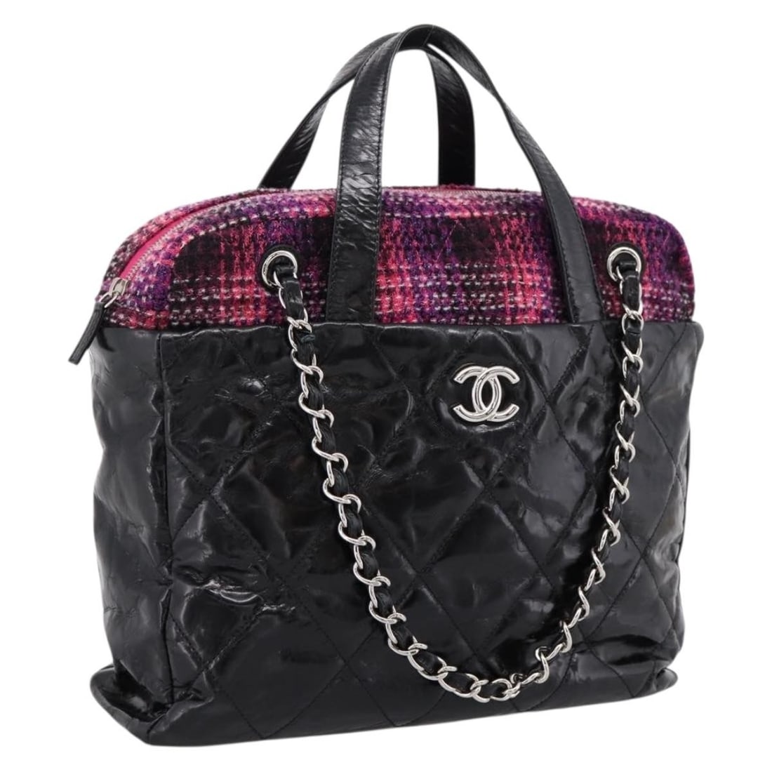 CHANEL Matelasse Leather 2 Way Handbag Black Silver Tone: CHANEL Matelasse Leather 2 Way Handbag Black Silver Tone Chanel Matelasse 2-way handbag in black leather with silver-tone CC detailing. Made in Italy, this women's handbag includes a guarantee card an