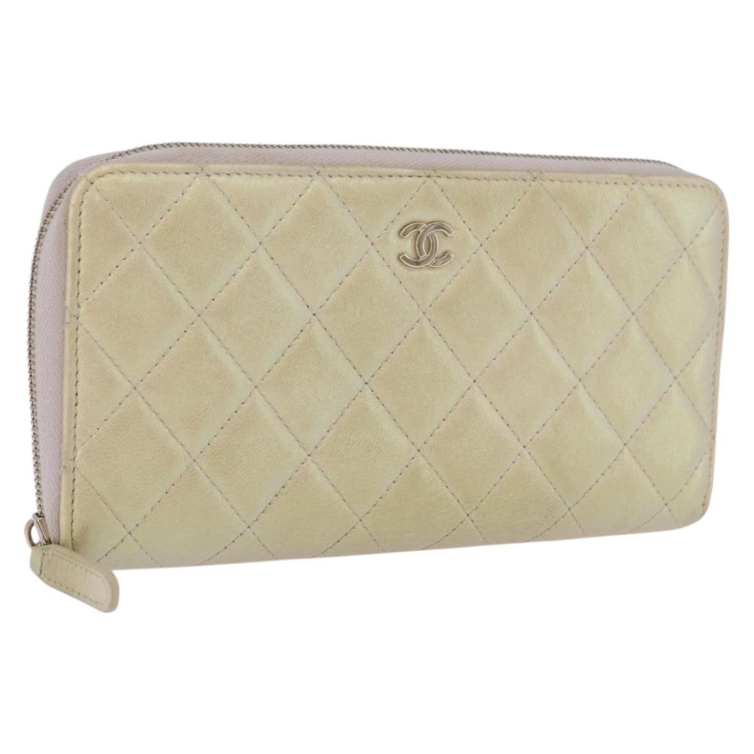 CHANEL Matelasse Lamb Skin Long Wallet Gold CC Italy: CHANEL Matelasse Lamb Skin Long Wallet Gold CC Italy CHANEL Matelasse long wallet in gold lamb skin with a repainted finish. Made in Italy, this women's wallet shows reasonable wear and tear consisten