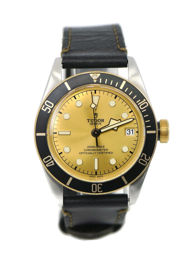 TUDOR Black Bay S&G 18K Stainless Steel Watch 79733N with Box and Papers: TUDOR Black Bay S&G 18K Stainless Steel Watch 79733N with Box and Papers Presenting the Tudor Black Bay S&G watch, featuring a stunning blend of 18K gold and stainless steel. This exquisite timepiece 