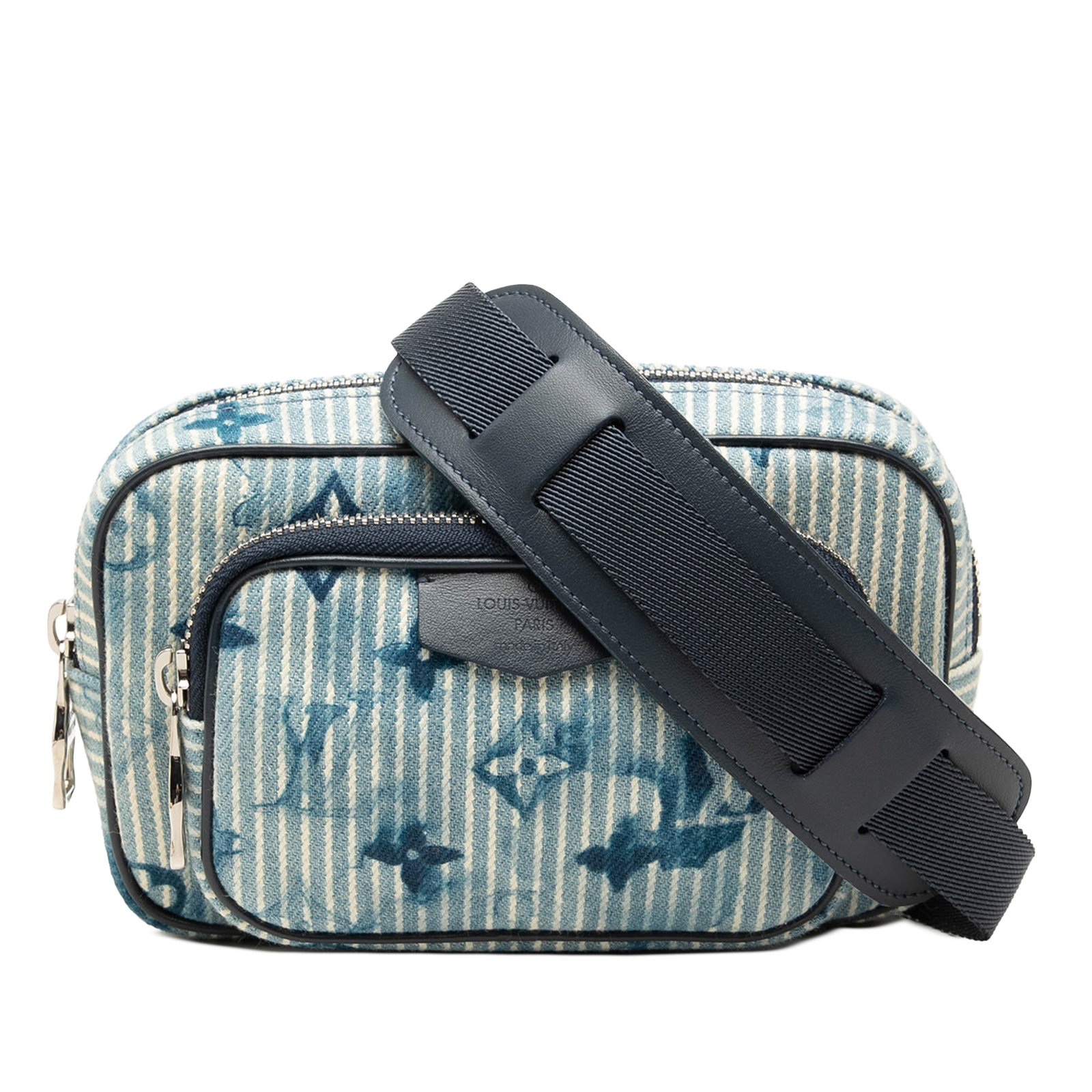 Louis Vuitton Outdoor Pouch Monogram Denim Watercolor Hickory Stripes: Louis Vuitton Outdoor Pouch Monogram Denim Watercolor Hickory Stripes This Louis Vuitton Outdoor Pouch is crafted in blue monogram denim watercolor hickory stripes fabric. It features a detachable and