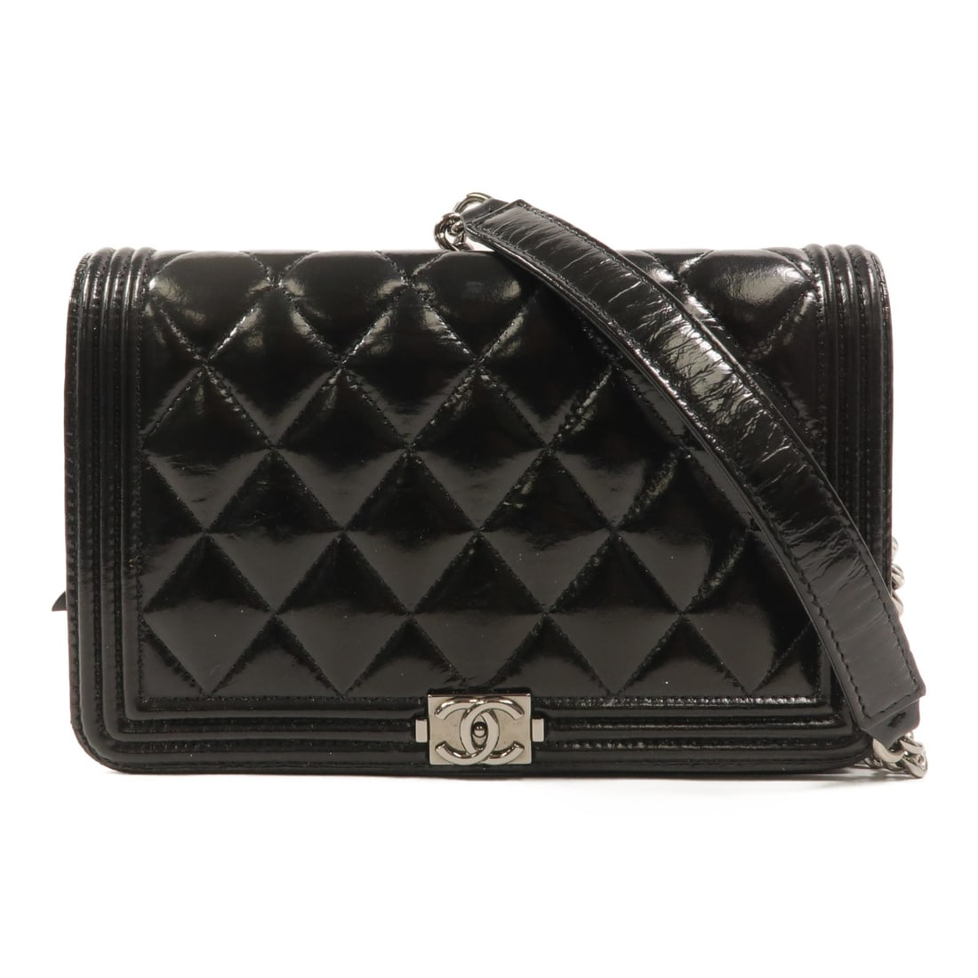 CHANEL A01117 WOC Shoulder Bag in Black Patent Leather: CHANEL A01117 WOC Shoulder Bag in Black Patent Leather CHANEL Wallet On Chain shoulder bag in black patent leather with signature CC styling and silver-tone hardware. This women's bag features a compa