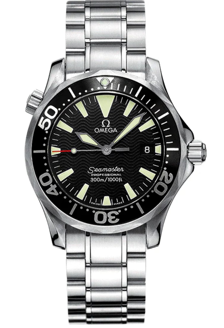 Omega 2262.50 Seamaster 300M ladies watch black wave dial steel bracelet: Omega 2262.50 Seamaster 300M ladies watch black wave dial steel bracelet Omega Seamaster 300M ladies wristwatch with a black wave motif dial, rotating bezel, and stainless steel bracelet. Reference 22