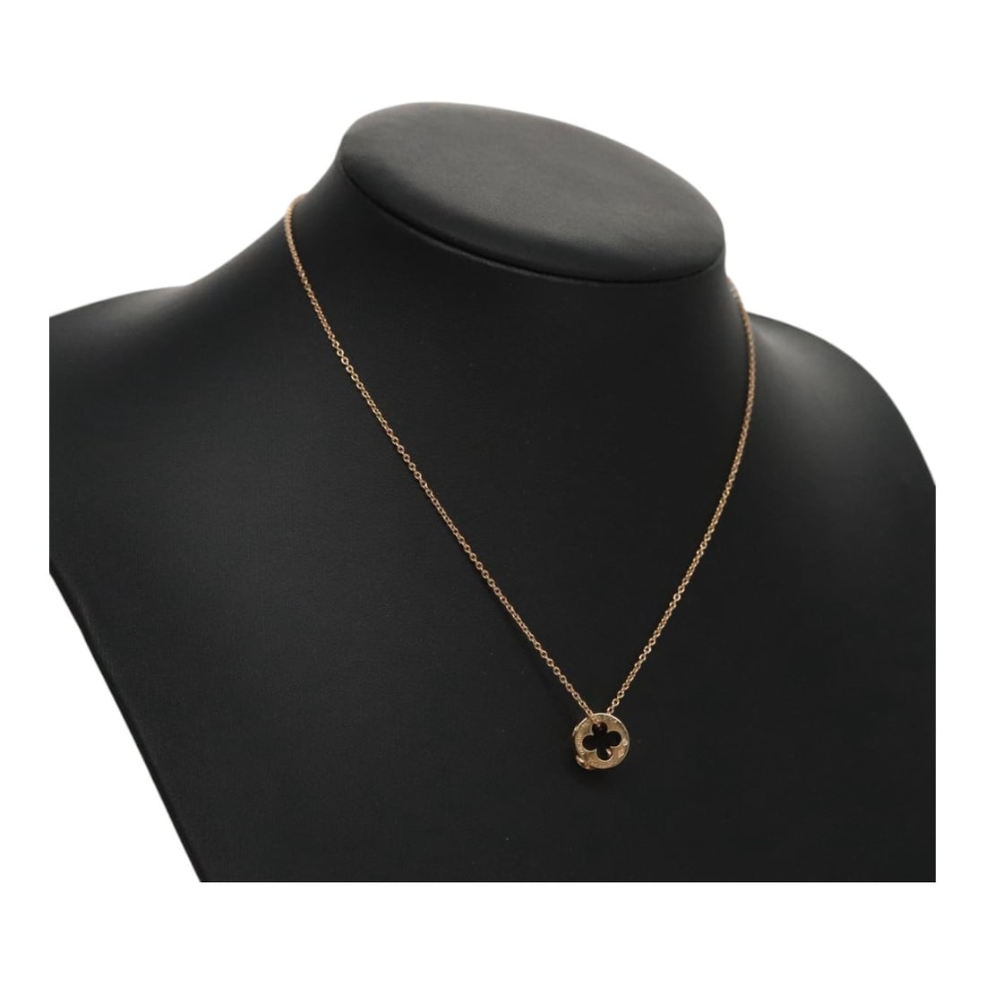 Louis Vuitton Pandantif 1P Diamond Necklace Gold Tone France 081 800: Louis Vuitton Pandantif 1P Diamond Necklace Gold Tone France 081 800 A Louis Vuitton pendant necklace in gold-tone metal with a diamond accent. The piece is listed as a necklace with a total length of