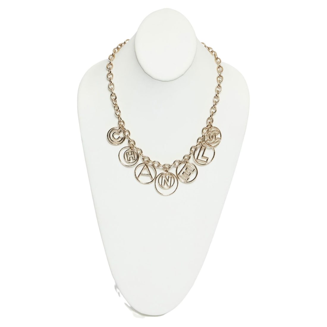 Chanel 2017 Cruise Collection Champagne Gold Charm Necklace with Box: Chanel 2017 Cruise Collection Champagne Gold Charm Necklace with Box Elevate your accessory collection with this stunning Chanel Champagne Gold Charm Necklace. Crafted from luxurious champagne gold me
