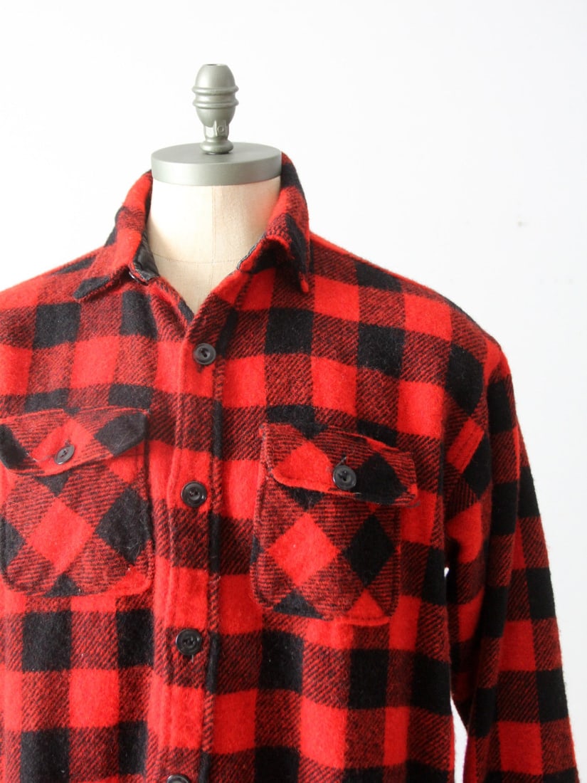 Authentic 1950s Vintage Red Buffalo Check Flannel Shirt: Authentic 1950s Vintage Red Buffalo Check Flannel Shirt Step back in time with this authentic 1950s vintage flannel shirt, featuring a striking red and black buffalo check pattern. Designed for warmth