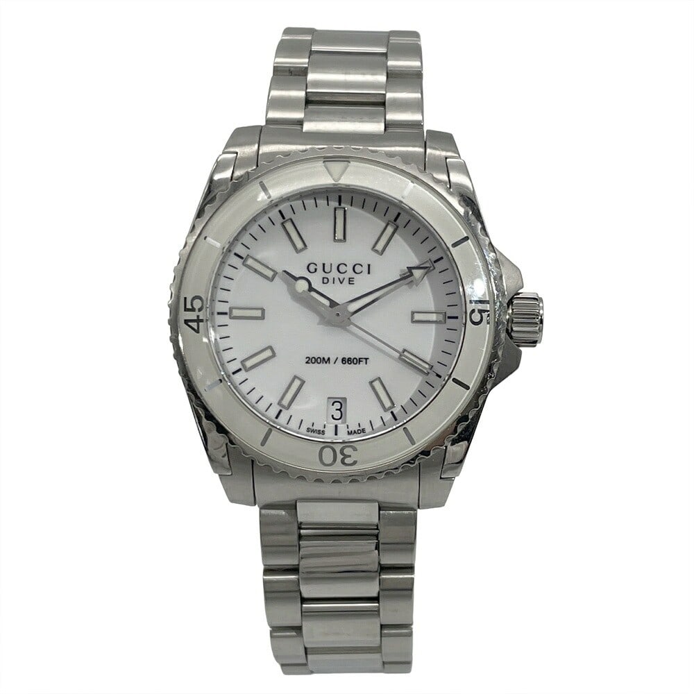 Gucci 136.4 quartz wristwatch with white dial unisex: Gucci 136.4 quartz wristwatch with white dial unisex Gucci 136.4 Dive quartz wristwatch with a white dial. This Swiss-made unisex watch offers the sporty Dive design in a versatile wristwatch format. 