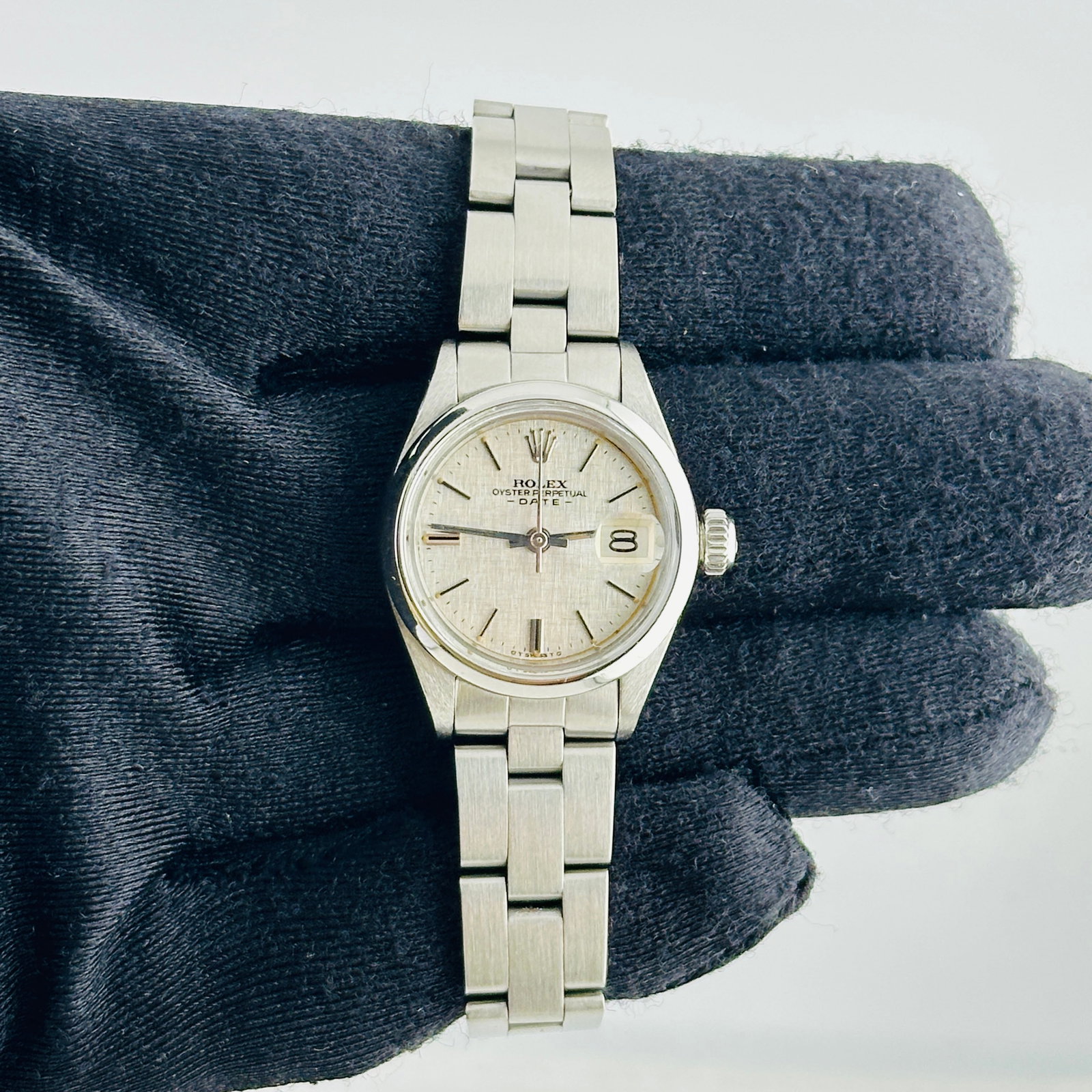 Ladies Rolex Oyster Perpetual Date 6916 Silver Sigma Dial Watch (1 of 5)