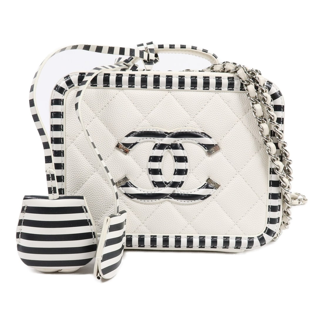 CHANEL A93343 CC Filigree Vanity Case 2way Shoulder Bag Calfskin: CHANEL A93343 CC Filigree Vanity Case 2way Shoulder Bag Calfskin Chanel CC Filigree Vanity Case in white and black calfskin leather with silver-tone CC detailing. This 2-way bag features a structured 