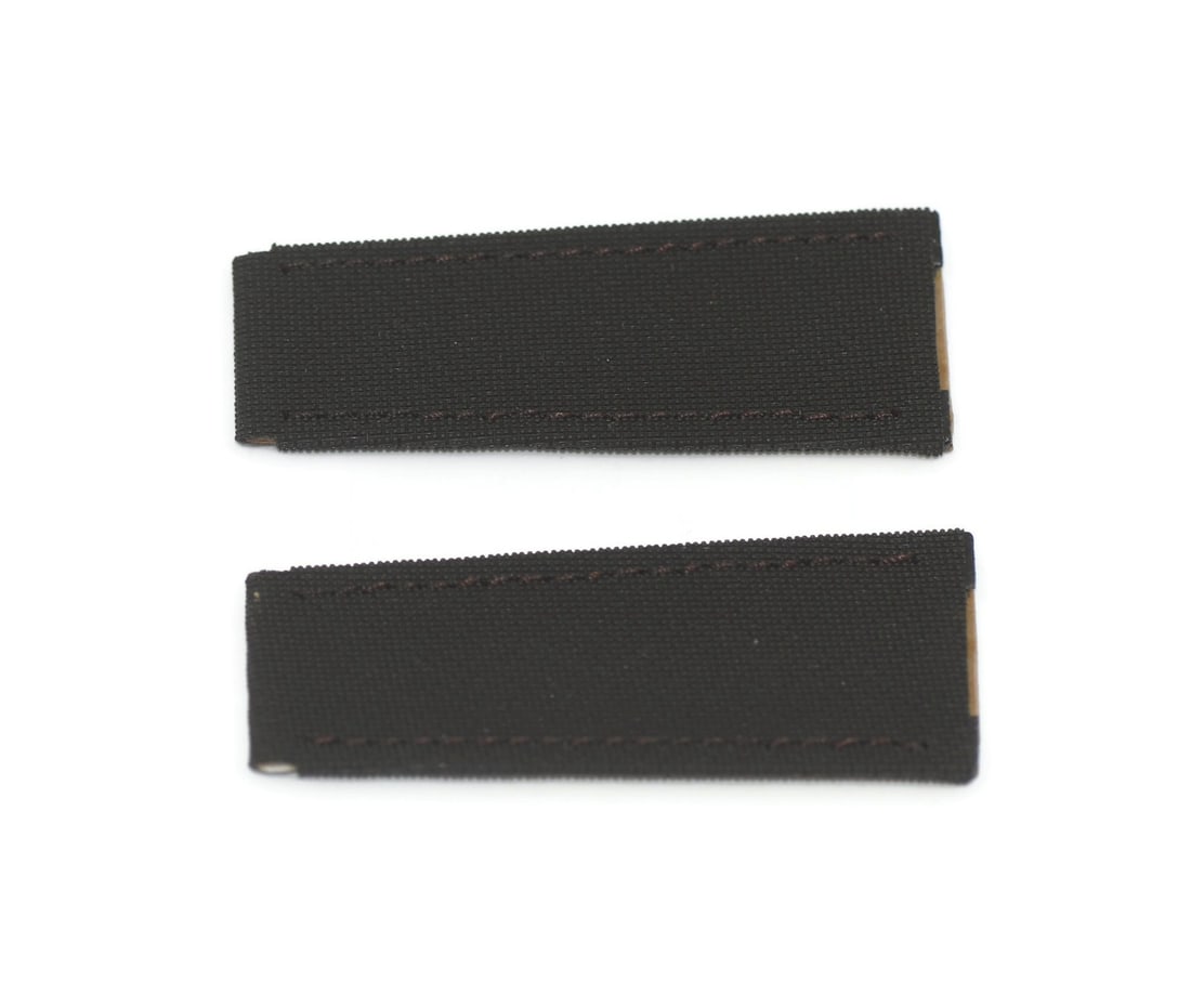 Dior wristwatch band black leather 24 mm strap: Dior wristwatch band black leather 24 mm strap Pre-owned Dior wristwatch band in black leather, made for Dior watches. This strap is crafted in Switzerland and offers a classic, streamlined look. Spec