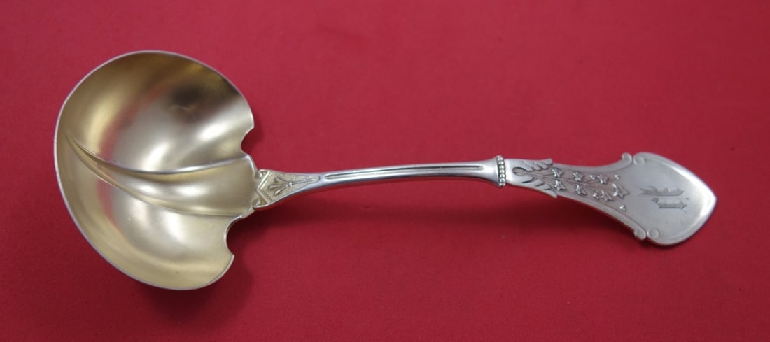 Koehler and Ritter Alameda Sterling Silver Gravy Ladle 7 Inch Gold Washed: Koehler and Ritter Alameda Sterling Silver Gravy Ladle 7 Inch Gold Washed Sterling silver gravy ladle in the Alameda aka Ivy pattern by Koehler & Ritter. It features a gold-washed finish with a ridge 