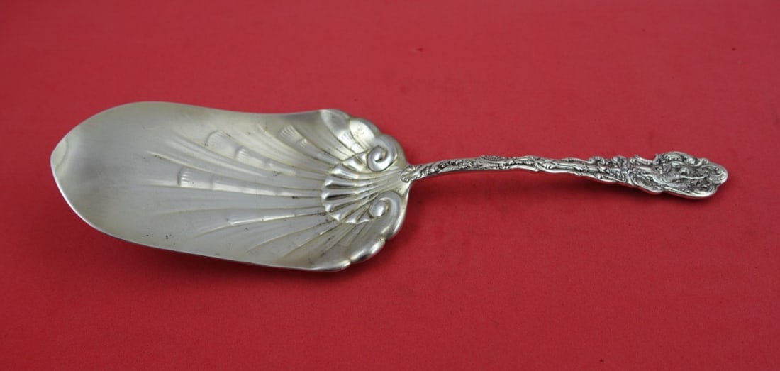 Gorham Versailles Sterling Silver Pie Server with Shell Design 9 3/8 (1 of 2)