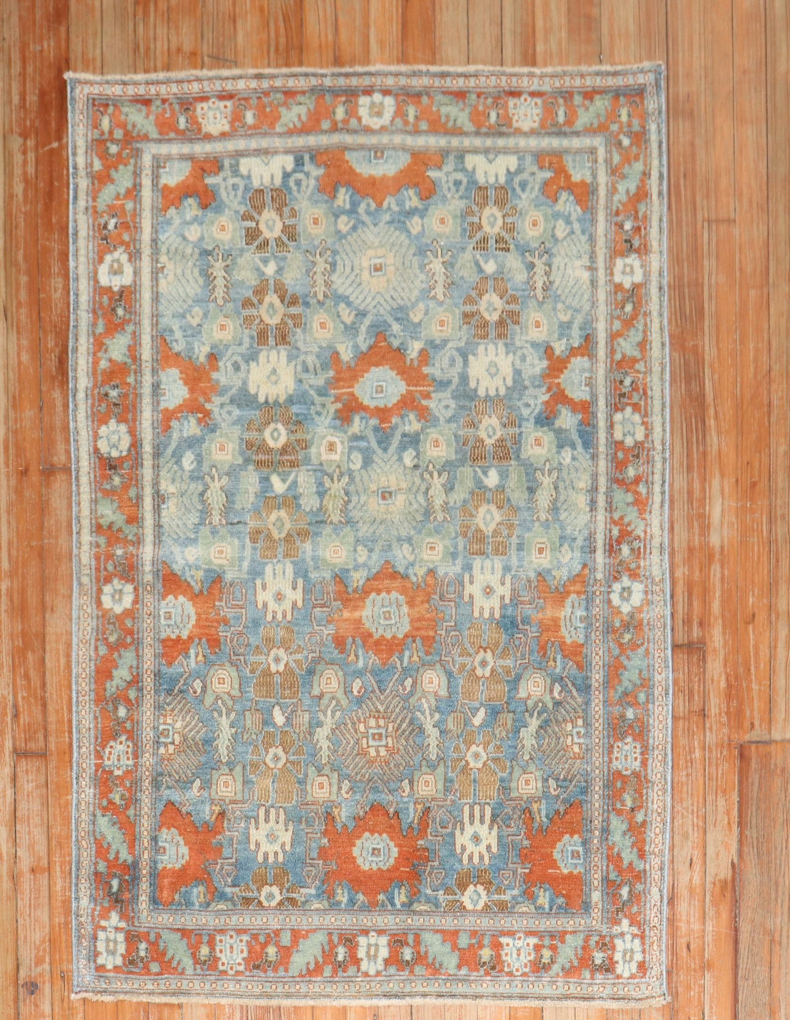 3' 5" x 5' 2" Persian Senneh Small Rug Early 20th Century: 3' 5" x 5' 2" Persian Senneh Small Rug Early 20th Century Early 20th century Persian Senneh scatter rug with an intricate patterned design. This pre-owned small rug offers a classic antique look suite