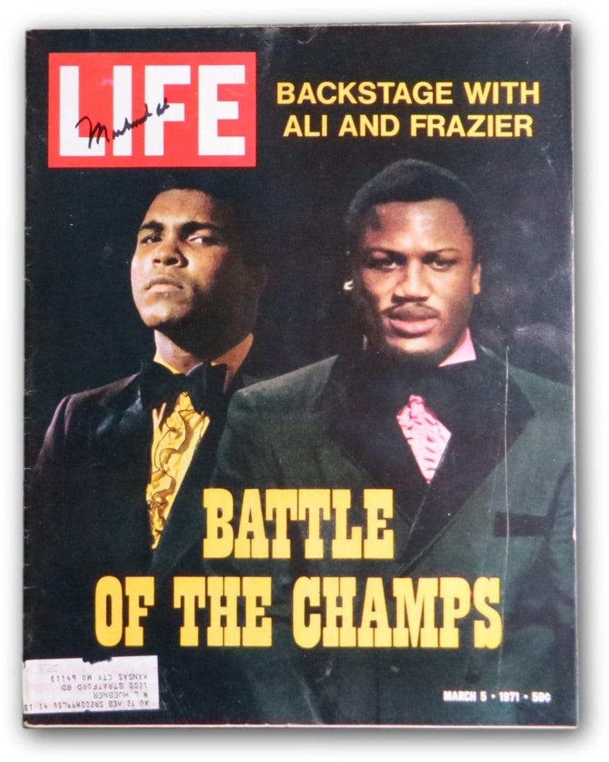 Muhammad Ali autographed LIFE magazine March 5 1971 Online Authentics: Muhammad Ali autographed LIFE magazine March 5 1971 Online Authentics Original Muhammad Ali signed LIFE magazine dated 3/5/71. This pre-owned boxing memorabilia piece is authenticated by Online Authen