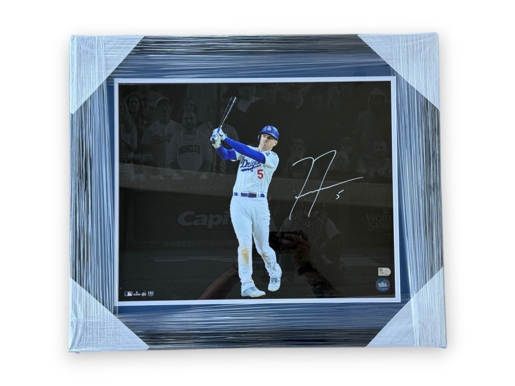 Framed 16x20 Freddie Freeman Autographed Dodgers Photo MLB Authenticated (1 of 3)