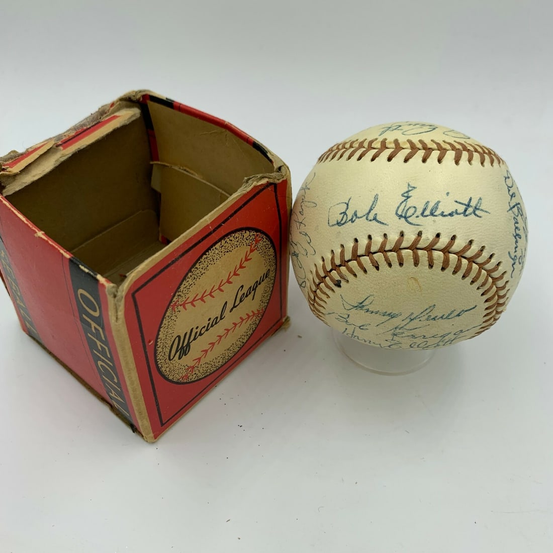 Original 1955 San Diego Padres team signed baseball Ralph Kiner: Original 1955 San Diego Padres team signed baseball Ralph Kiner Original team-signed San Diego Padres baseball featuring Ralph Kiner and additional signatures. A pre-owned collectible baseball from 19