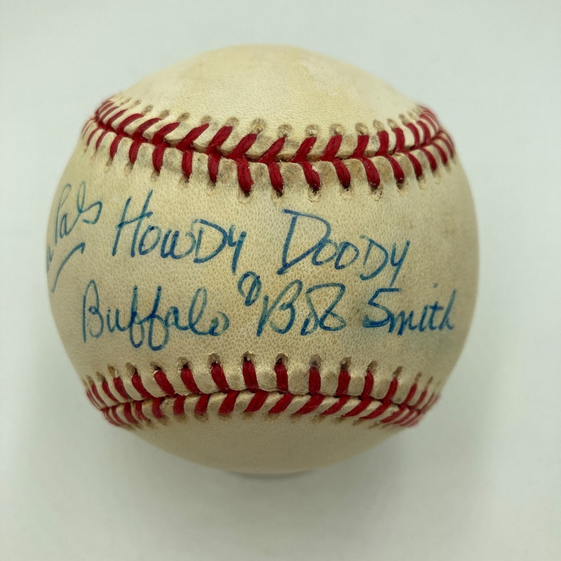 Official National League Baseball Signed by Buffalo Bob Smith JSA COA: Official National League Baseball Signed by Buffalo Bob Smith JSA COA Pre-owned official National League baseball signed by Buffalo Bob Smith. This original autographed ball includes JSA authenticatio