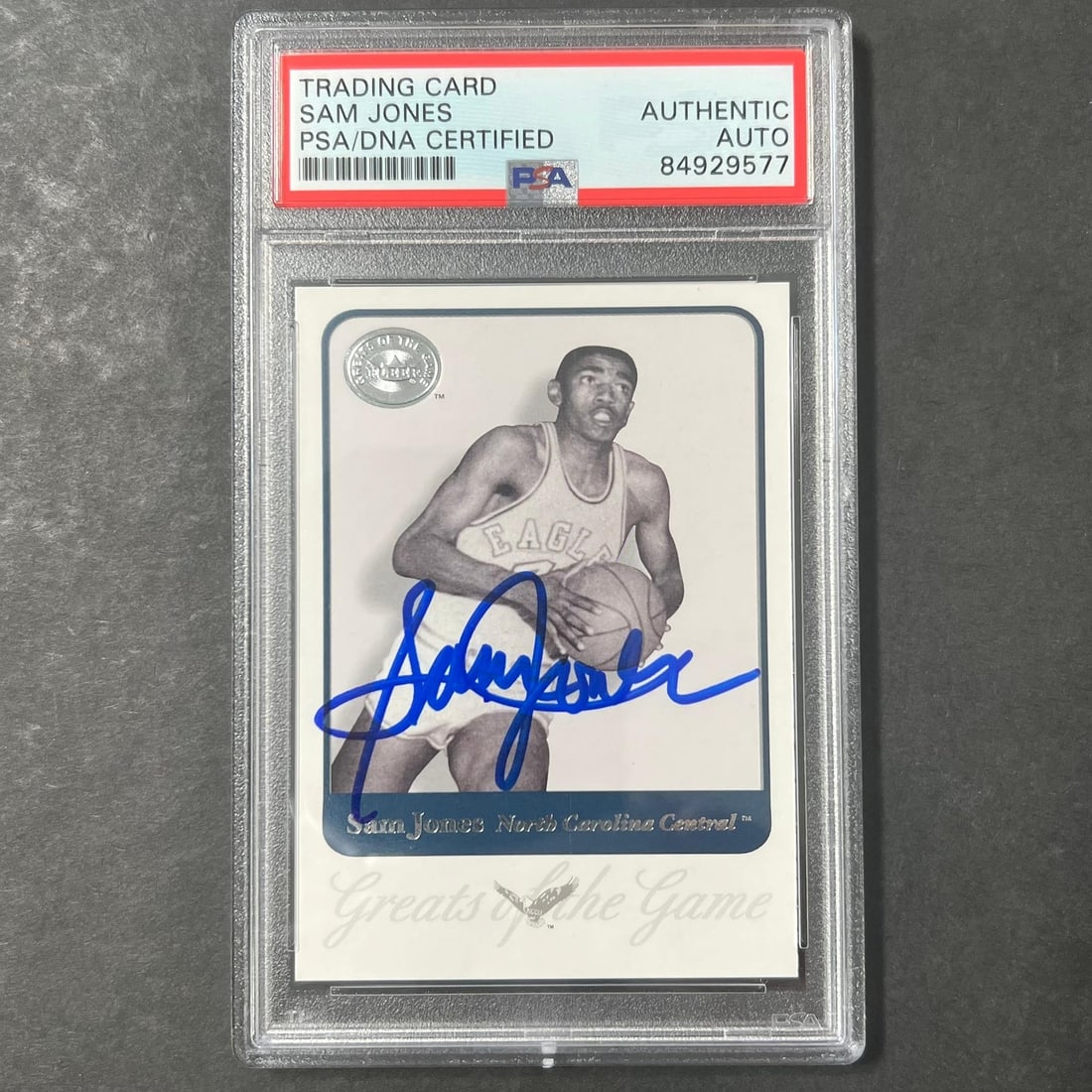 PSA DNA Encapsulated 2001 Fleer 69 Sam Jones Signed Card (1 of 2)