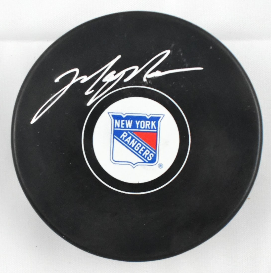 Beckett Holo signed hockey puck Mark Messier New York Rangers: Beckett Holo signed hockey puck Mark Messier New York Rangers Autographed Mark Messier item featuring New York Rangers association. This original pre-owned piece includes a Beckett hologram as. Specif