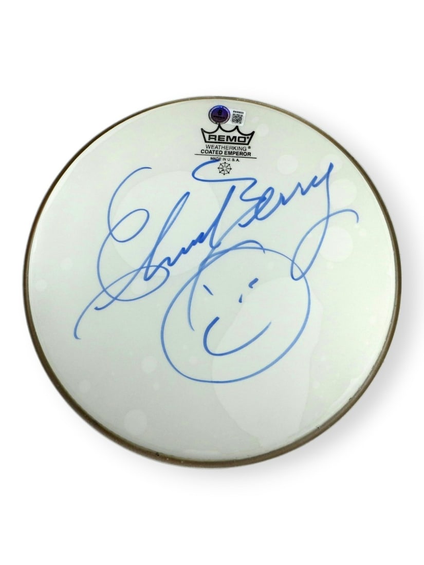 10 Inch Drumhead Autographed by Chuck Berry Beckett Authenticated: 10 Inch Drumhead Autographed by Chuck Berry Beckett Authenticated Original 10-inch drumhead signed by Chuck Berry and authenticated by Beckett Authentication. This pre-owned music collectible is prese