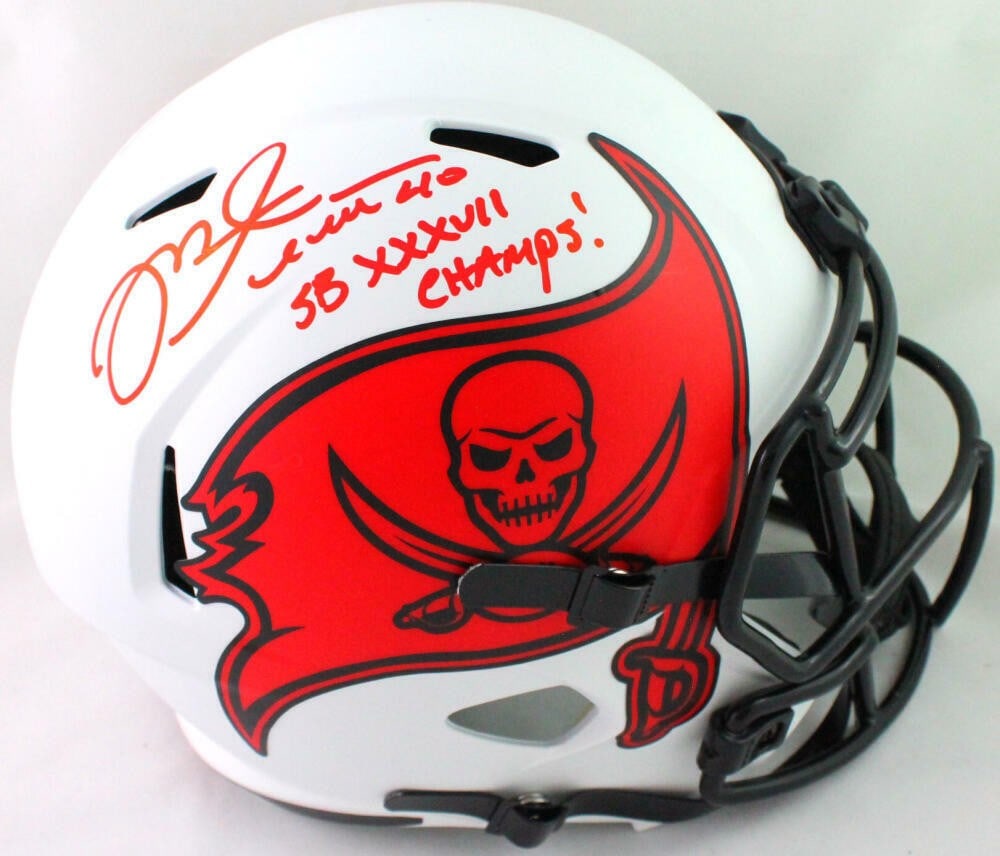 Beckett Witness Mike Alstott Signed Tampa Bay Buccaneers Lunar Speed Helmet: Beckett Witness Mike Alstott Signed Tampa Bay Buccaneers Lunar Speed Helmet Autographed Tampa Bay Buccaneers Lunar Speed full-size helmet signed by Mike Alstott. This original signed piece is a pre-ow