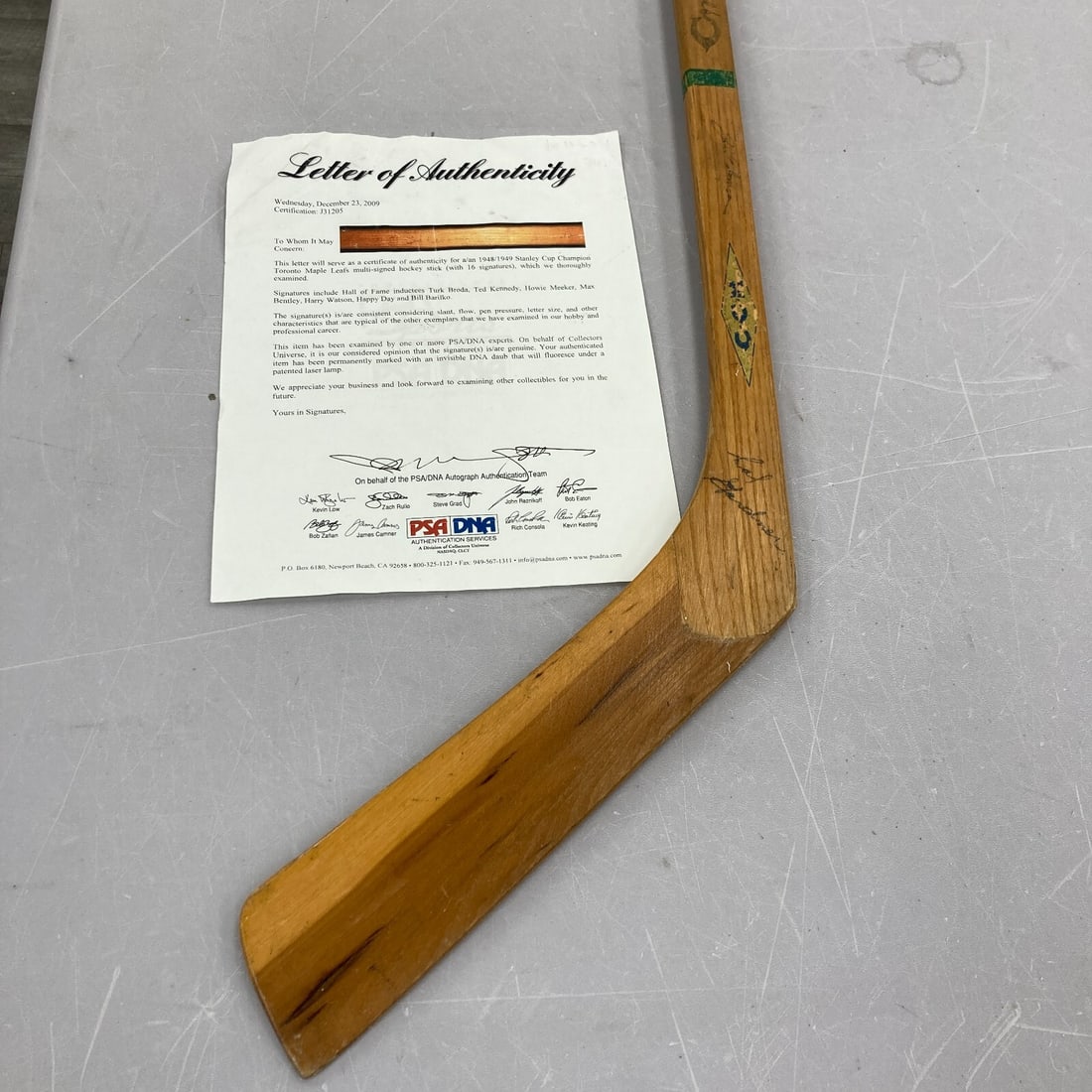 PSA DNA certified Toronto Maple Leafs 1948-49 team signed Stanley Cup hockey stick: PSA DNA certified Toronto Maple Leafs 1948-49 team signed Stanley Cup hockey stick Original team-signed hockey stick commemorating the 1948-49 Toronto Maple Leafs Stanley Cup championship. This pre-ow