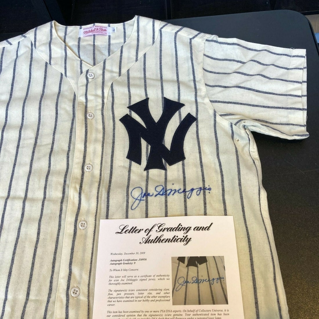 Joe DiMaggio autographed 1941 Yankees jersey PSA DNA MINT 9: Joe DiMaggio autographed 1941 Yankees jersey PSA DNA MINT 9 Signed Joe DiMaggio 1941 New York Yankees game model Mitchell & Ness jersey. This original baseball collectible is authenticated by PSA/DNA 