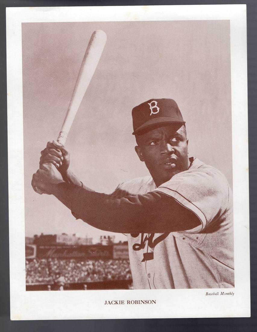 1962 Baseball Monthly Jackie Robinson 8.5X11 Brooklyn Dodgers Photo: 1962 Baseball Monthly Jackie Robinson 8.5X11 Brooklyn Dodgers Photo Original Jackie Robinson Baseball Monthly photo from 1962, featuring the Brooklyn Dodgers legend. This 8.5 x 11 photo is presented i