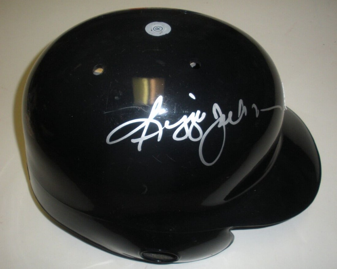 Full Size Helmet Signed by Reggie Jackson JSA COA New York Yankees: Full Size Helmet Signed by Reggie Jackson JSA COA New York Yankees This is a full-size authentic New York Yankees helmet personally signed by Reggie Jackson. The helmet is an original sports collectib