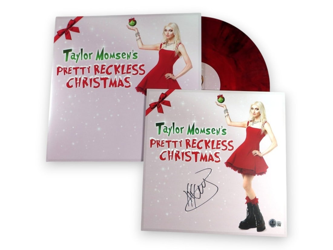 Beckett Authenticated Taylor Momsen Pretty Reckless Album Insert (1 of 2)