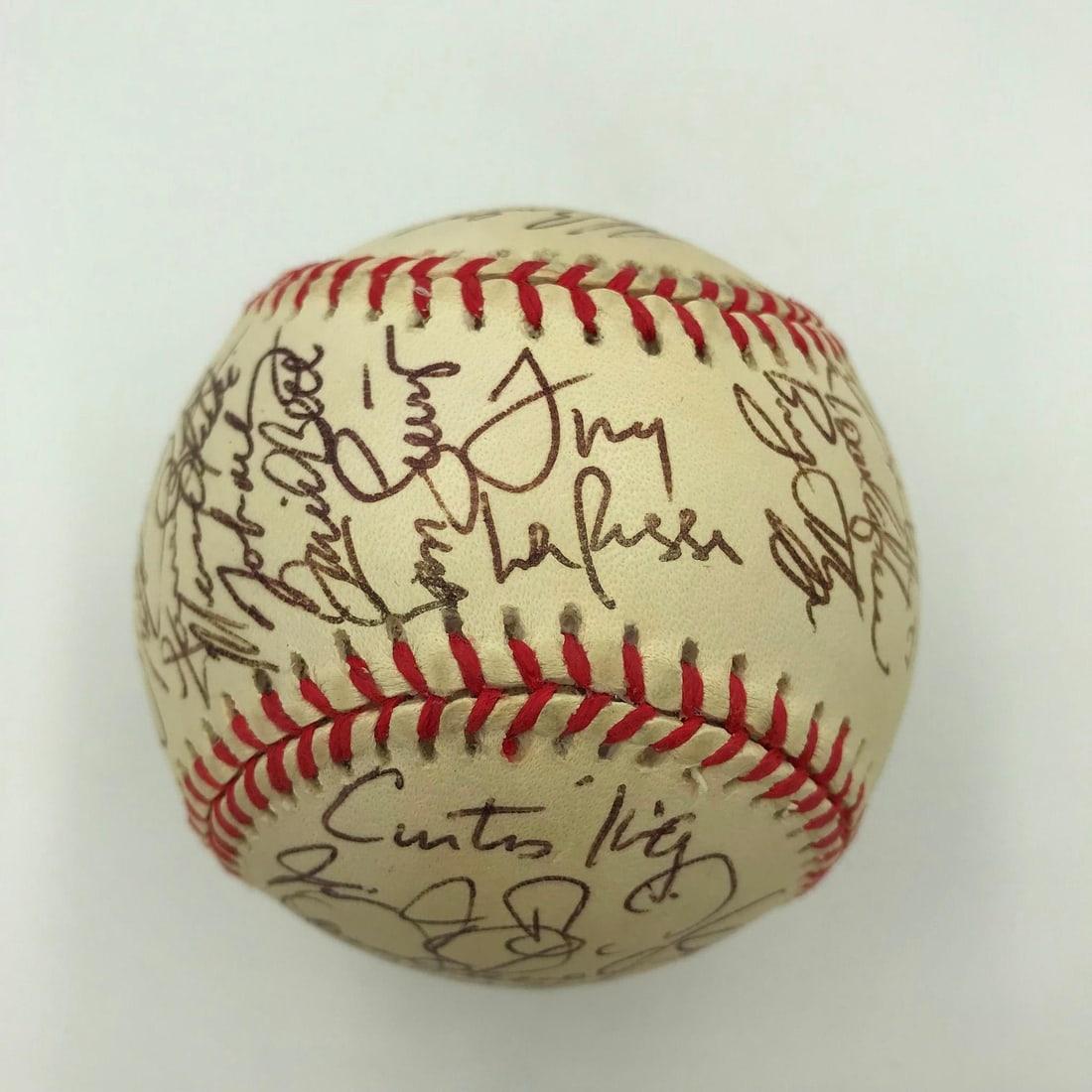 Official NL Baseball signed by 1997 St. Louis Cardinals team (1 of 9)