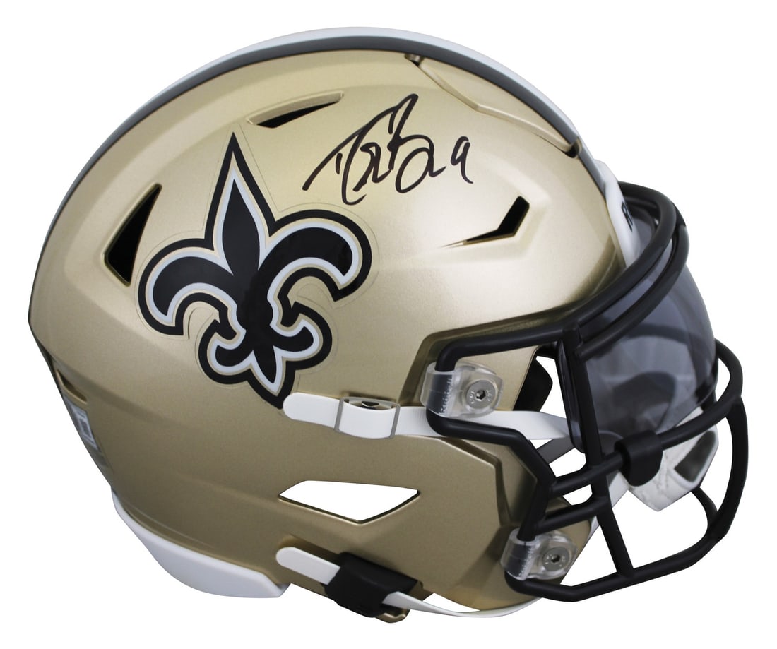 Drew Brees signed Saints Flex Midi replica helmet Beckett witnessed: Drew Brees signed Saints Flex Midi replica helmet Beckett witnessed Pre-owned Flex Midi Replica Mid Size Helmet personally signed by Drew Brees of the New Orleans Saints. The autograph includes Becket