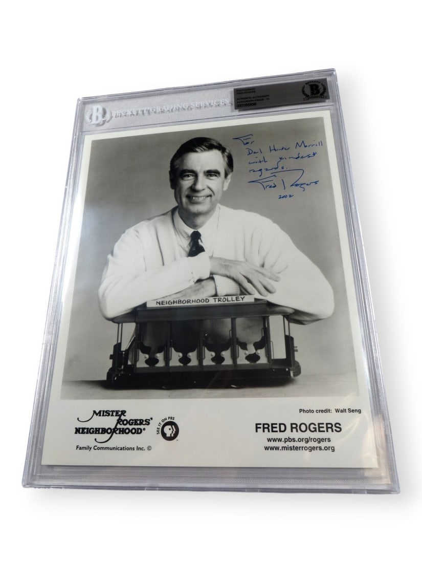 Fred Rogers autographed photograph Beckett Authentication Mister Rogers Neighborhood (1 of 3)