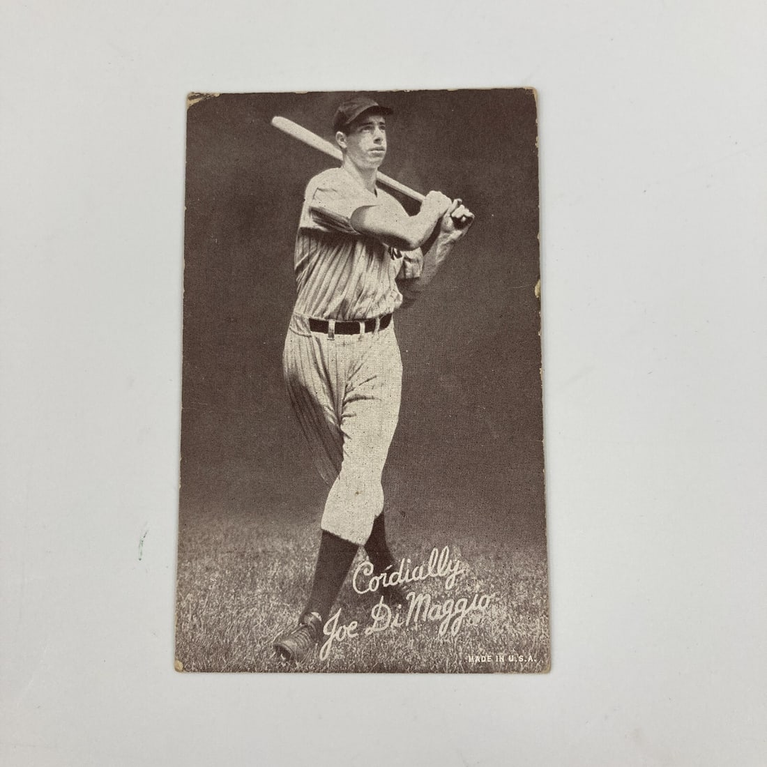 Baseball Trading Card Joe DiMaggio New York Yankees 1939-46 Exhibit Salutations (1 of 2)