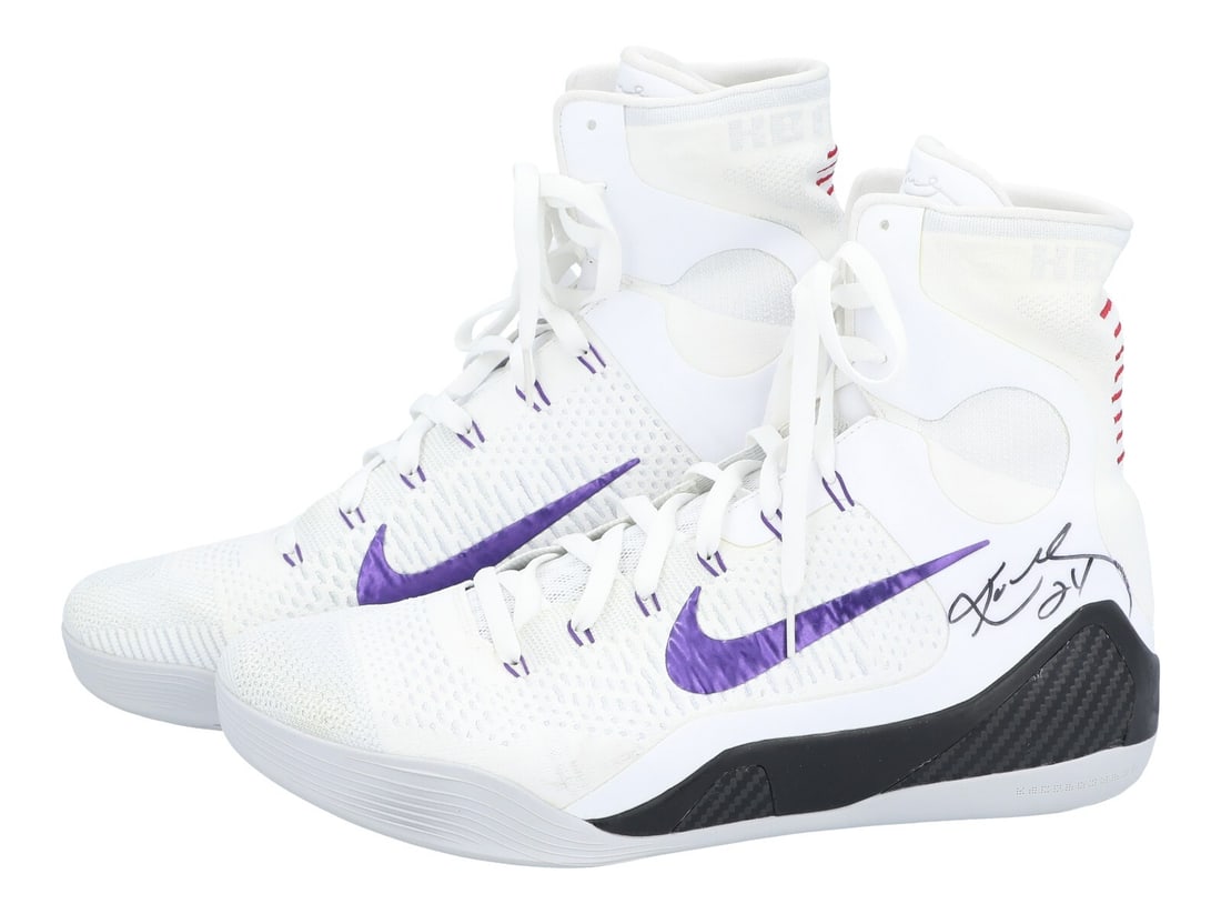 Signed Nike Kobe IX Elite Promo Sample Game Used Sneakers Photo Matched: Signed Nike Kobe IX Elite Promo Sample Game Used Sneakers Photo Matched Photomatched game-used Nike Kobe IX Elite Promo Sample sneakers signed by Kobe Bryant. Worn during the Los Angeles Lakers' 2014-
