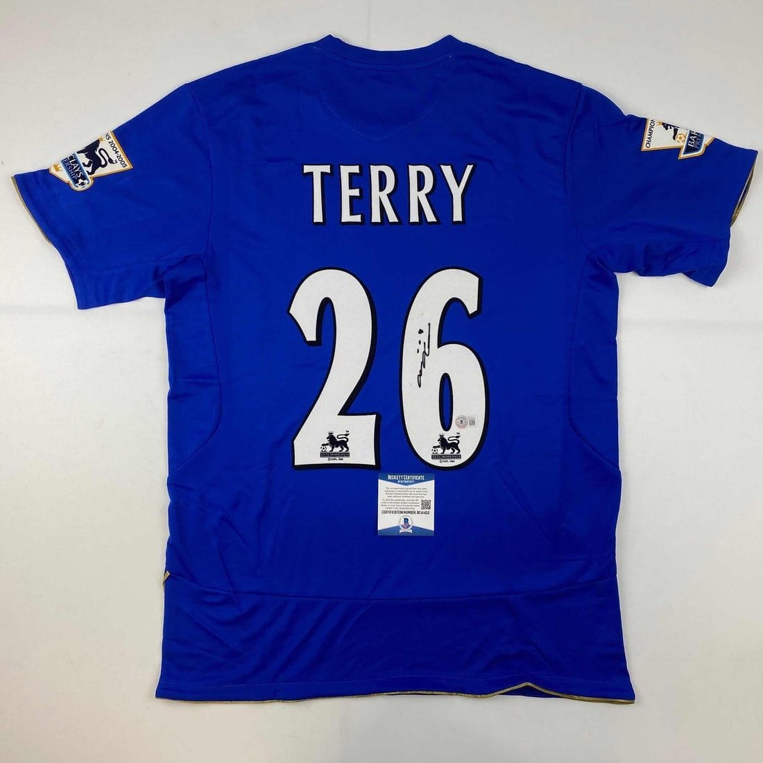 Blue Chelsea FC Soccer Jersey Signed by John Terry Beckett BAS COA: Blue Chelsea FC Soccer Jersey Signed by John Terry Beckett BAS COA Autographed blue Chelsea FC soccer jersey signed by John Terry. This original piece is accompanied by third-party authentication from