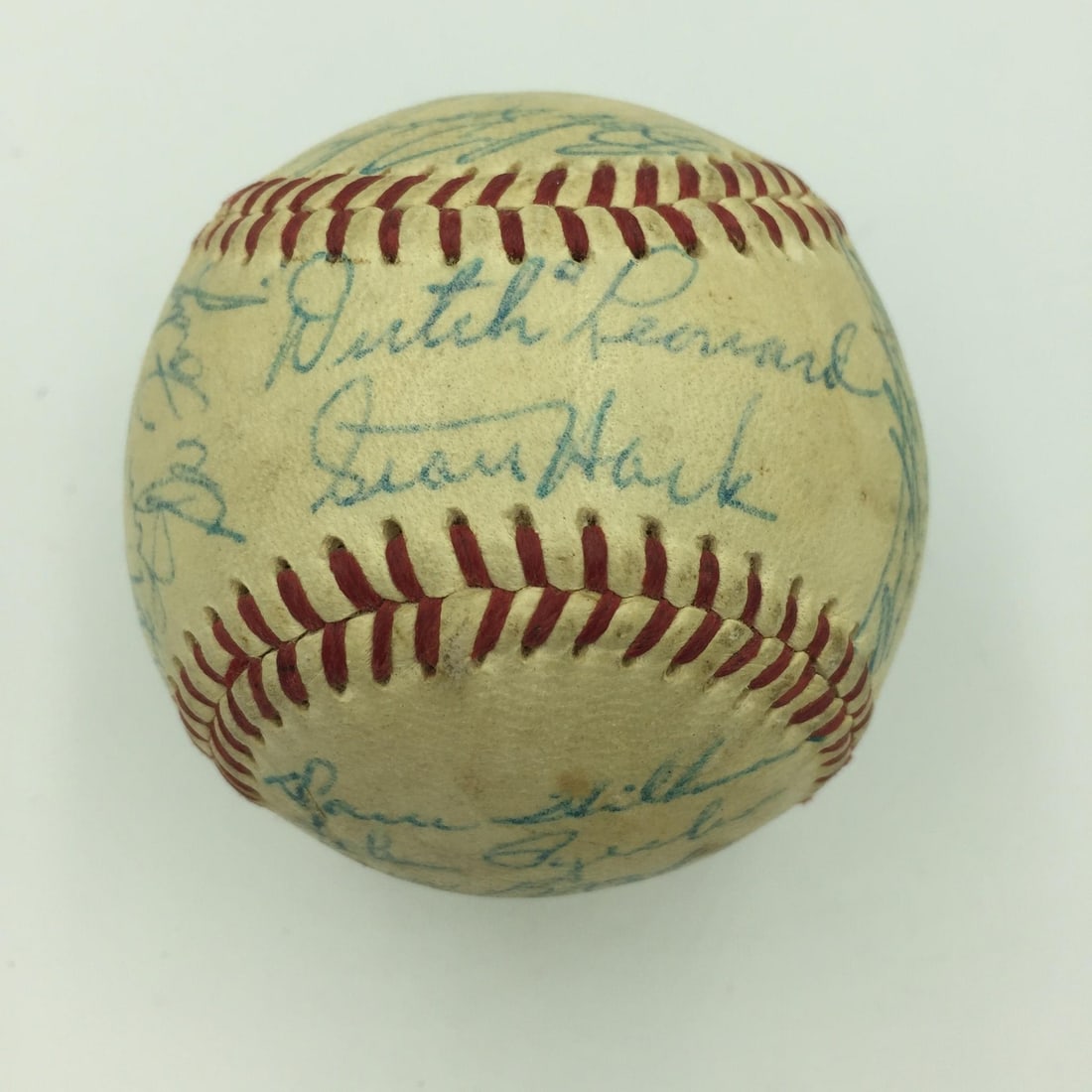 Official National League baseball signed by 1955 Chicago Cubs with Ernie Banks JSA: Official National League baseball signed by 1955 Chicago Cubs with Ernie Banks JSA Original 1955 Chicago Cubs team-signed Official National League (Giles) baseball with 26 signatures, including Ernie 