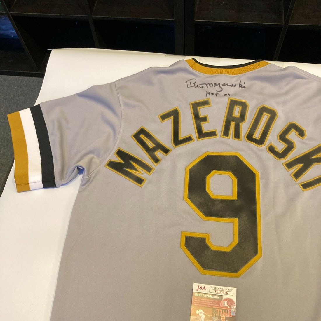 Signed Pittsburgh Pirates Jersey Bill Mazeroski Hall of Fame 2001 JSA: Signed Pittsburgh Pirates Jersey Bill Mazeroski Hall of Fame 2001 JSA Pre-owned Pittsburgh Pirates jersey signed by Bill Mazeroski, with Hall of Fame 2001 inscription. This original baseball memorabil