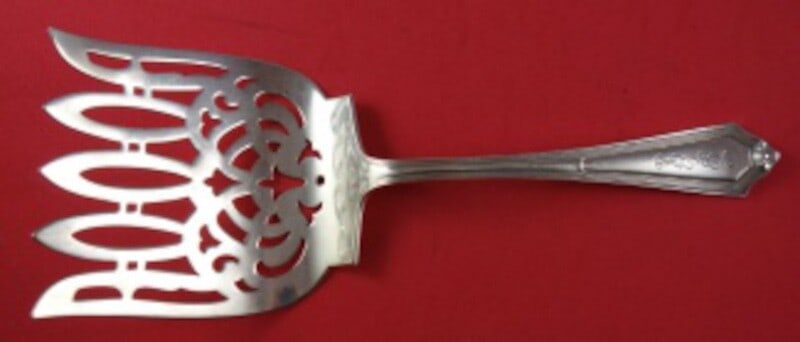 Gorham Plymouth Sterling Silver Serving Fork 8 7/8 Asparagus: Gorham Plymouth Sterling Silver Serving Fork 8 7/8 Asparagus This exquisite asparagus fork is part of the Plymouth pattern by Gorham, crafted from high-quality sterling silver. Measuring 8 7/8 inches,