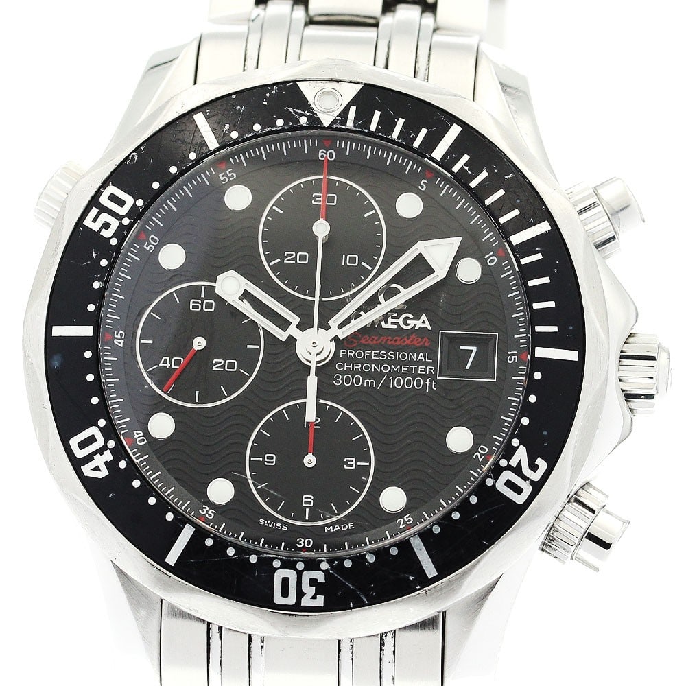 OMEGA Seamaster Diver 300M Chronograph Automatic Watch Ref 213.30.42.40.01.001: OMEGA Seamaster Diver 300M Chronograph Automatic Watch Ref 213.30.42.40.01.001 Omega Seamaster Diver 300M wristwatch with automatic movement and a black dial. This men's chronometer model features dat