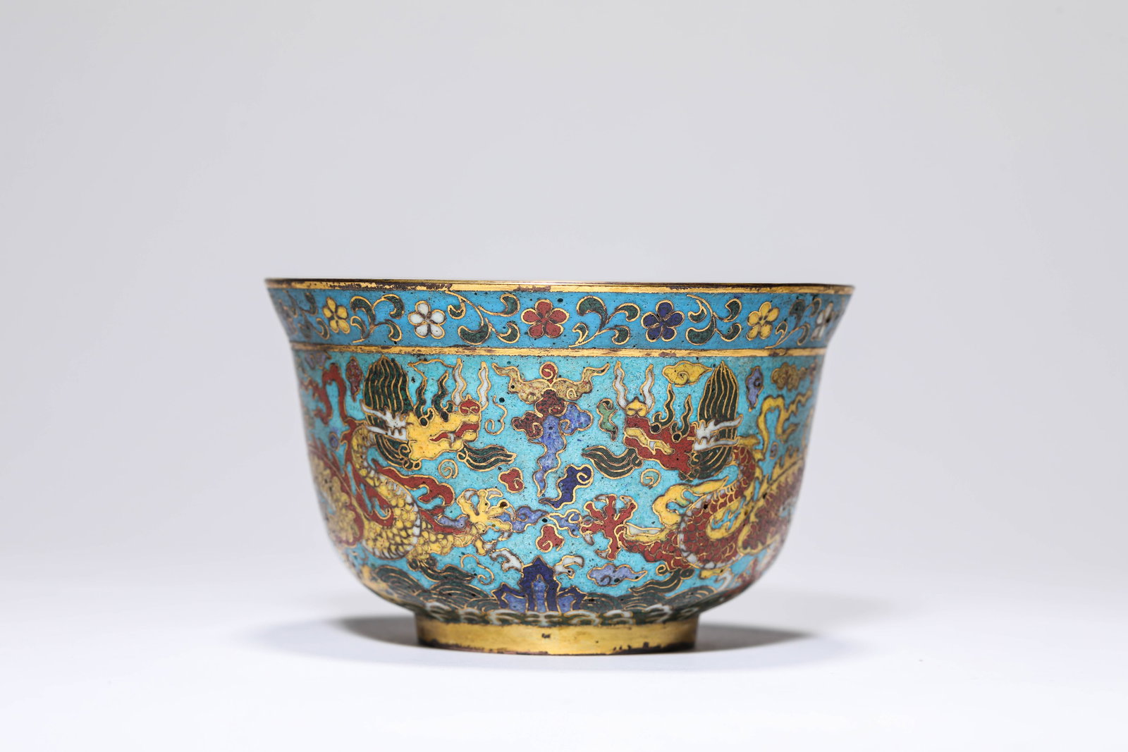 A Cloisonné Enamel ‘Two Dragons Chasing a Pearl’ Bowl (1 of 5)