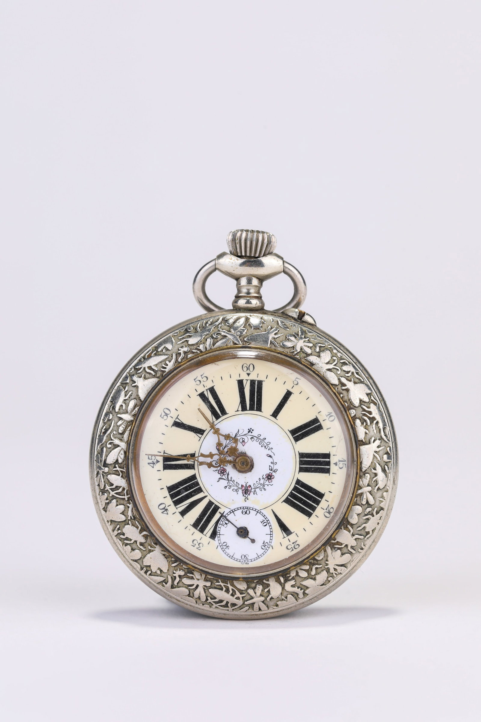 A 'FULLY-ENGRAVED' 'KEY-WIND' POCKET WATCH: A 'FULLY-ENGRAVED' 'KEY-WIND' POCKET WATCH Dimensions: Dimensions: Weight: 78 g. Width: 5 cm. All measurements are approximate. Era/Model: 20th century Material: silver