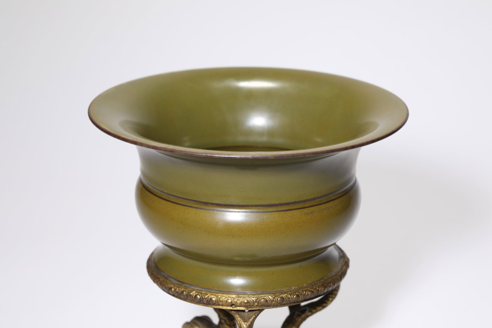 A Tea-Dust-Glazed Spittoon - 3