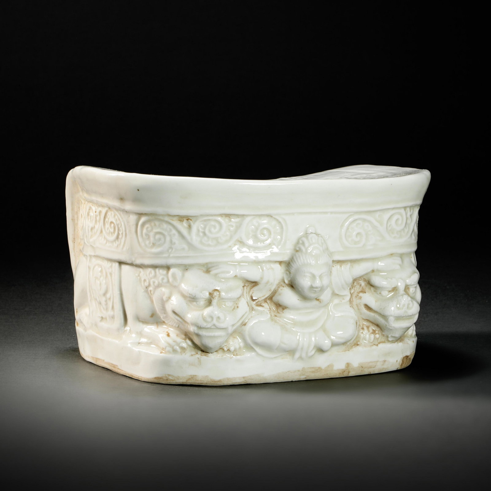 Ding Kiln Pillow in Lion Form from Song: L:ï¼š15ï¼ŒW:13ã€H:9