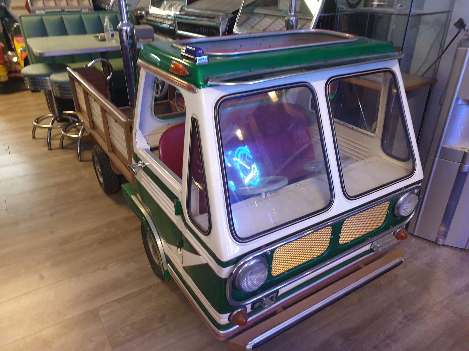 1980 Autopede Carousel Truck (1 of 13)