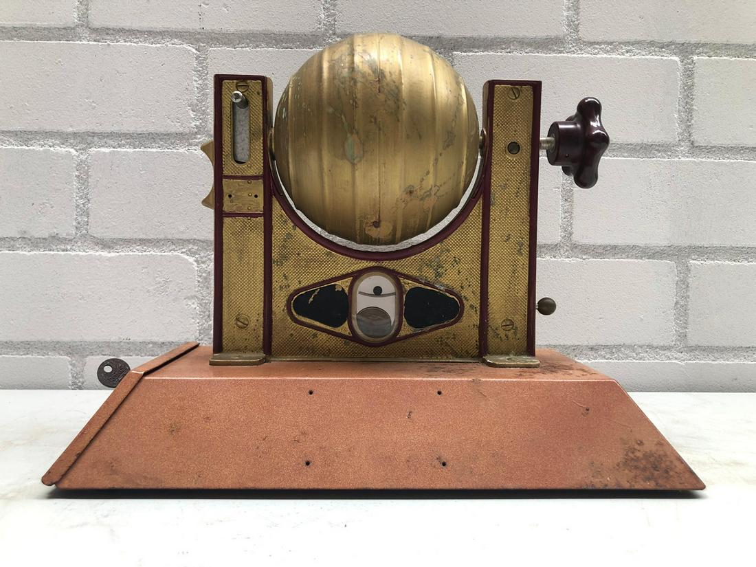 Boule de Fortune Gambling Arcade Game ca. 1935 (1 of 6)