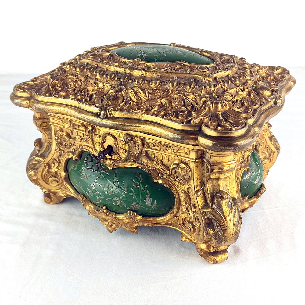Unusual brass and horn jewelry box with music (1 of 9)